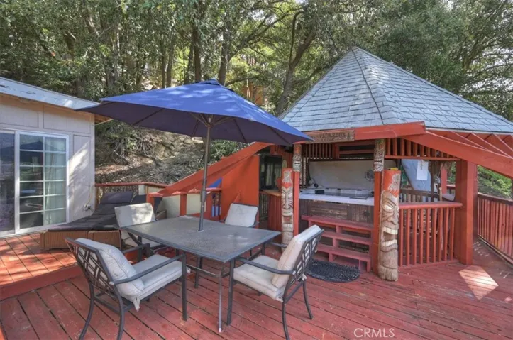 outside gazebo and jacuzzi