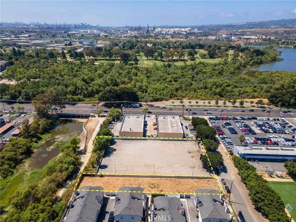 only the paved portion is for lease