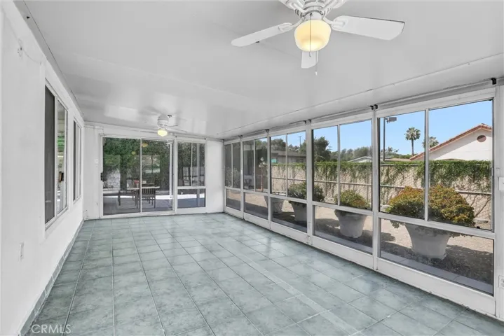 Sun Room/ Screened Porch