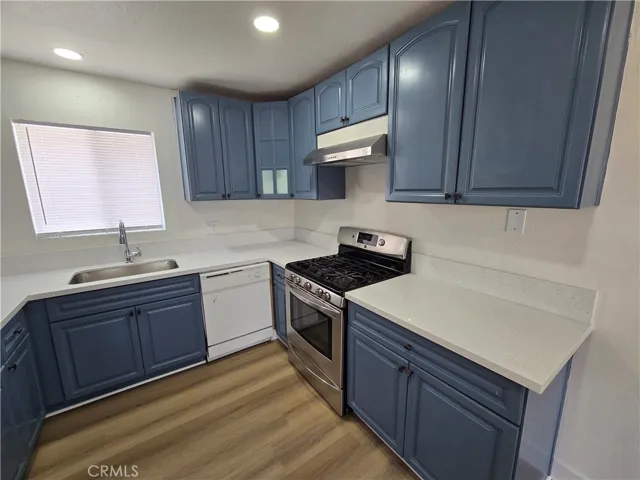 11426 215th B, Lakewood, California 90715