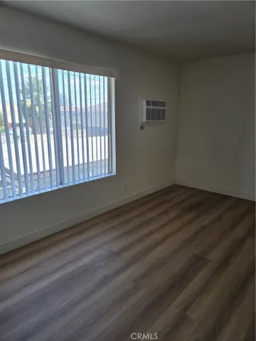 11426 215th B, Lakewood, California 90715
