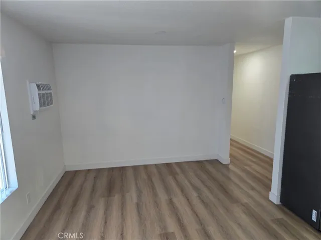 11426 215th B, Lakewood, California 90715