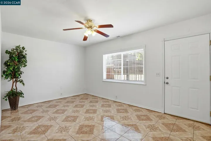 1370 Vine Ave, Martinez, California 94553