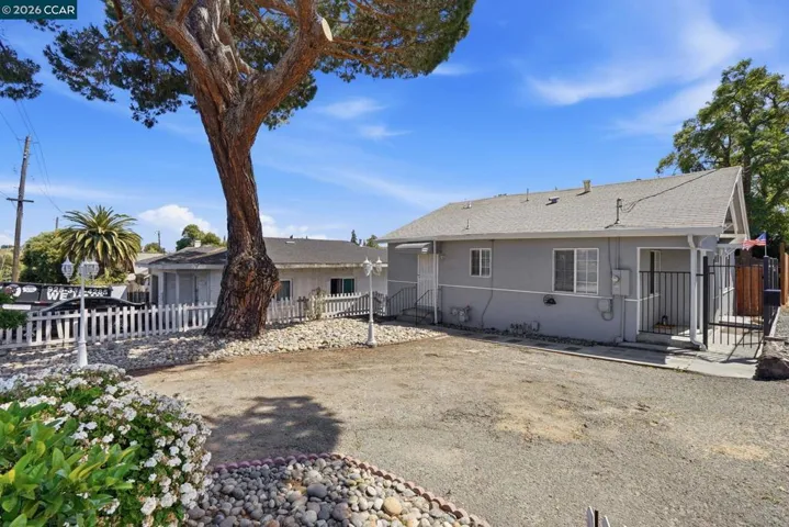 1370 Vine Ave, Martinez, California 94553
