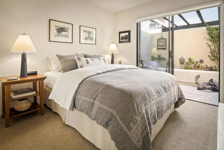 7 Via Joaquin 5, Monterey, California 93940