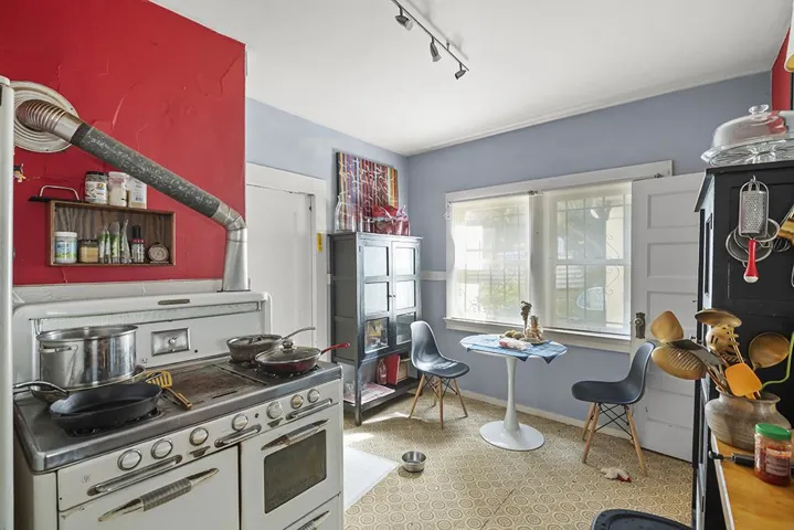 326 Athol Avenue, Oakland, California 94606