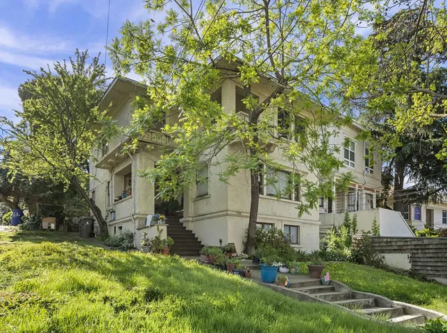 326 Athol Avenue, Oakland, California 94606