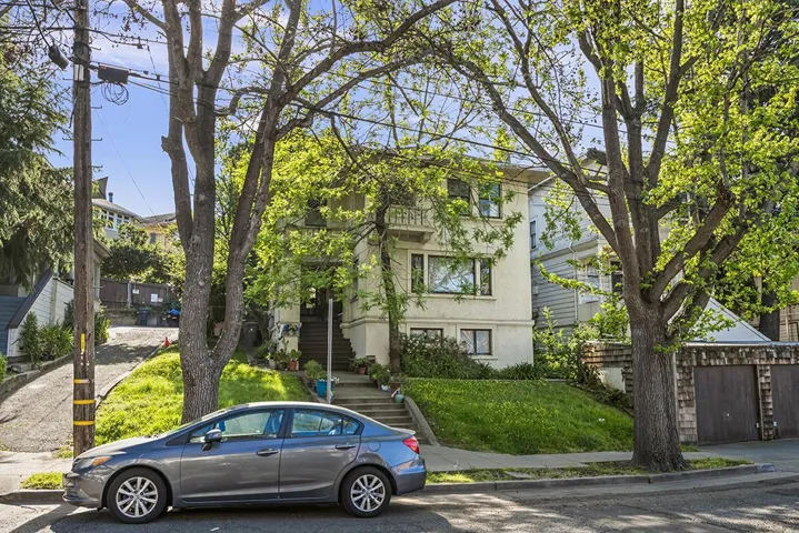 326 Athol Avenue, Oakland, California 94606