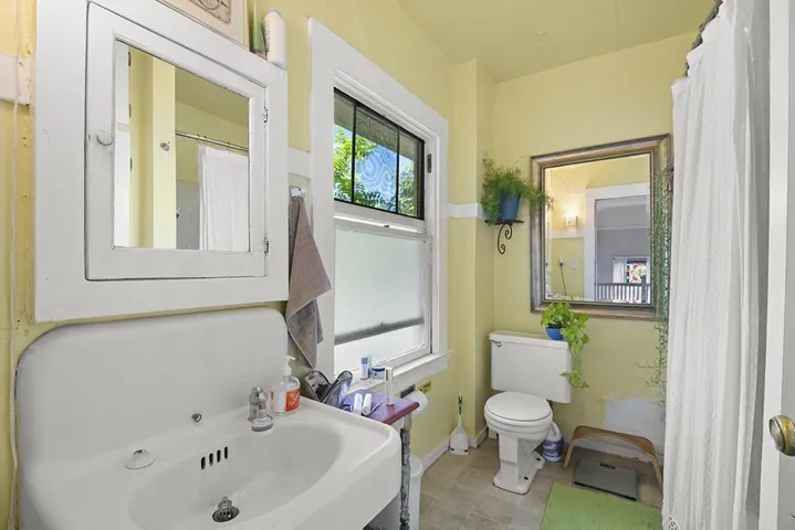 326 Athol Avenue, Oakland, California 94606
