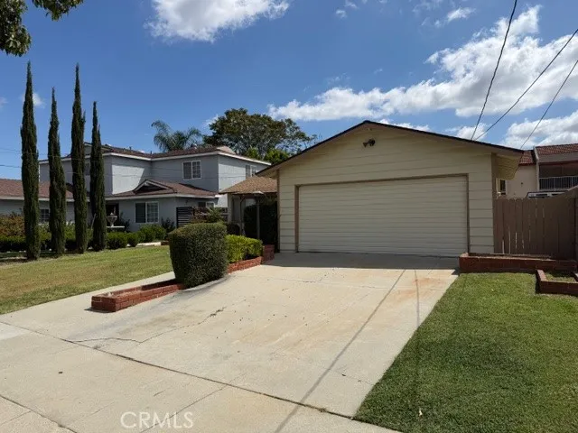 20626 Roseton, Lakewood, California 90715