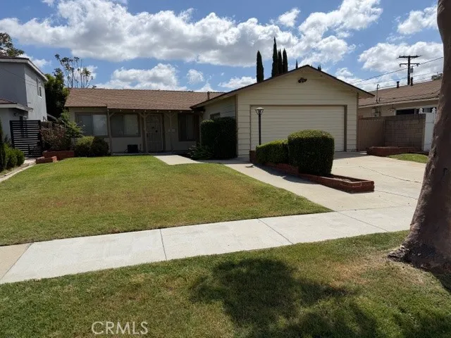20626 Roseton, Lakewood, California 90715
