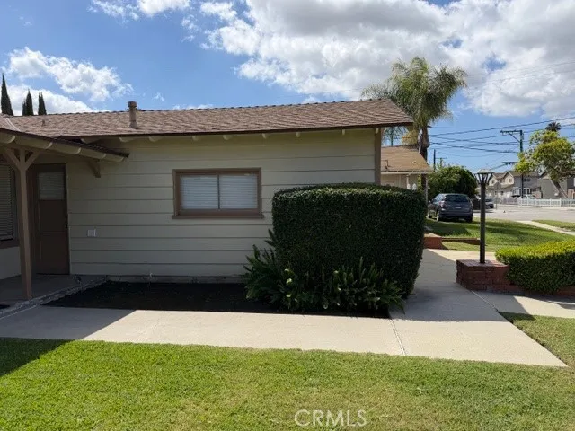 20626 Roseton, Lakewood, California 90715