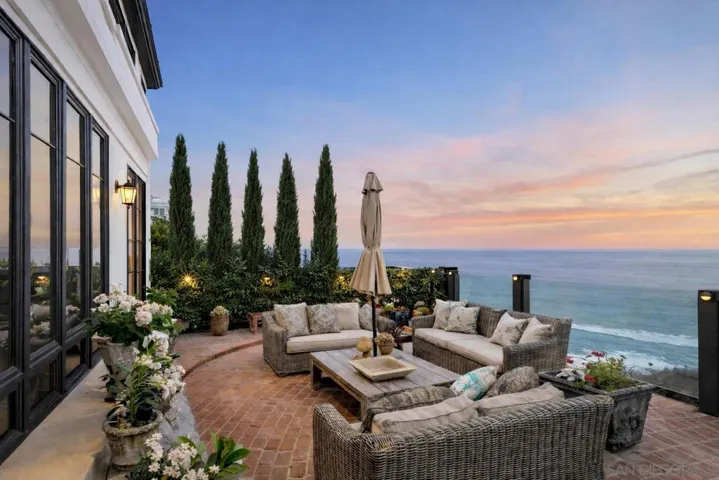 200 2 Neptune, Encinitas, California 92024 — photo 5
