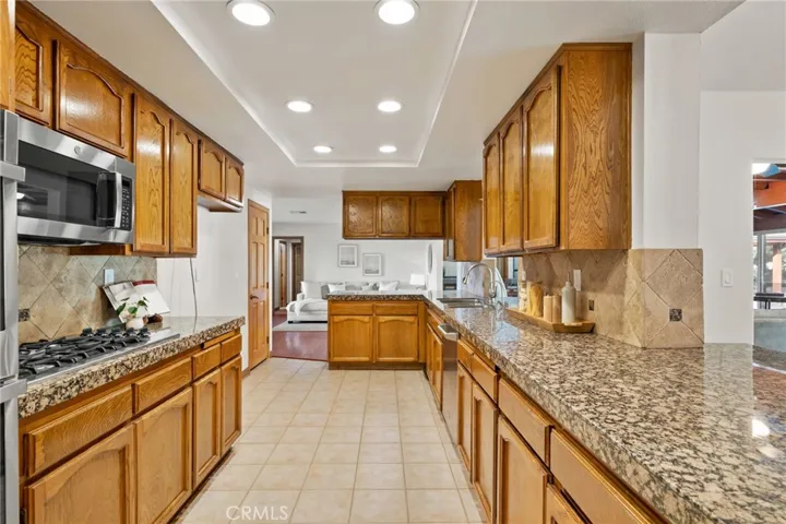 5334 Agate Street, Jurupa Valley, California 92509