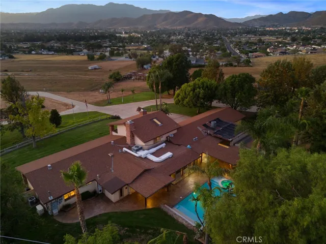 5334 Agate Street, Jurupa Valley, California 92509