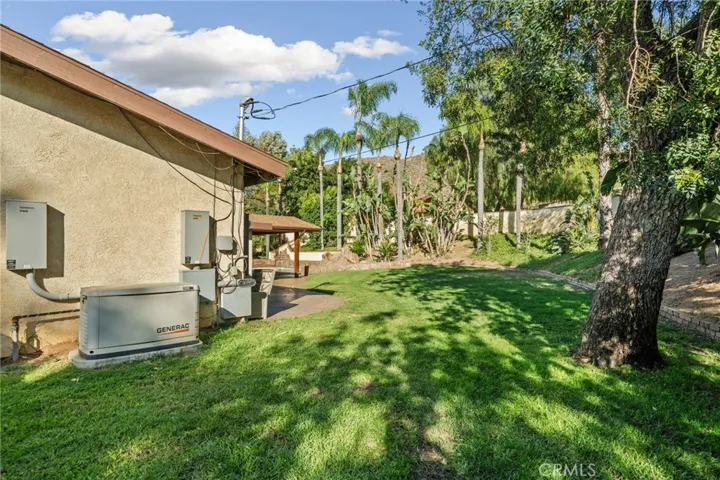 5334 Agate Street, Jurupa Valley, California 92509