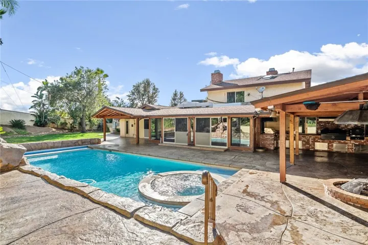 5334 Agate Street, Jurupa Valley, California 92509