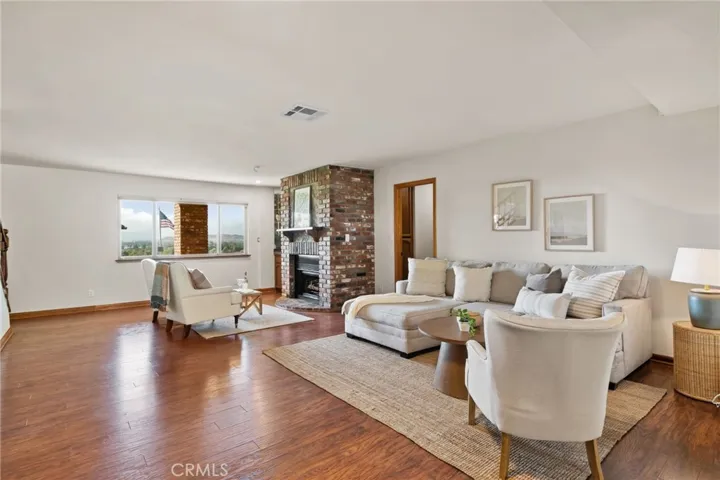 5334 Agate Street, Jurupa Valley, California 92509