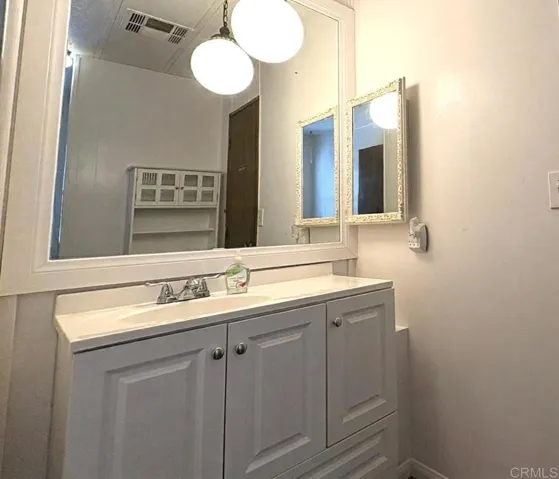 Pretty vanity in guest bath