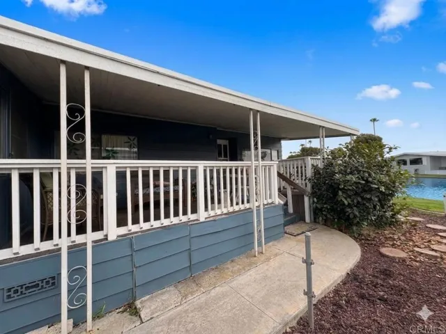 Must see Home on Lake