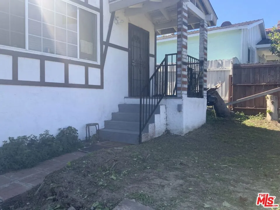 1st Unit Entry Way