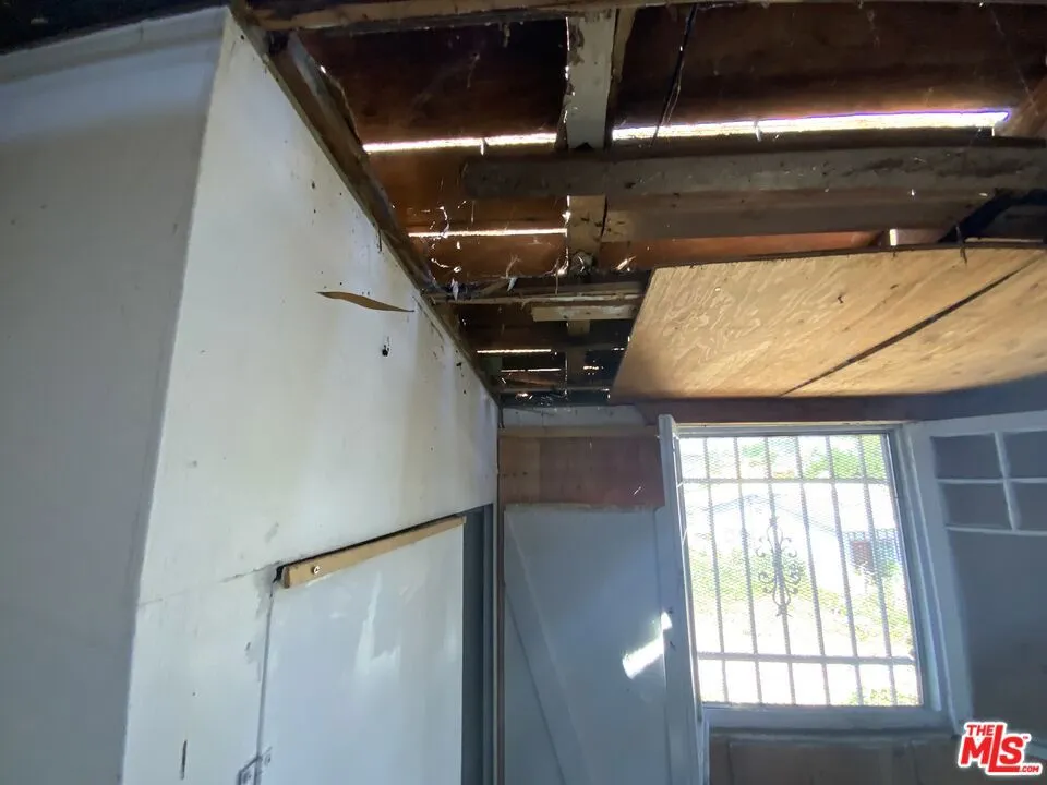 Bedroom Ceiling