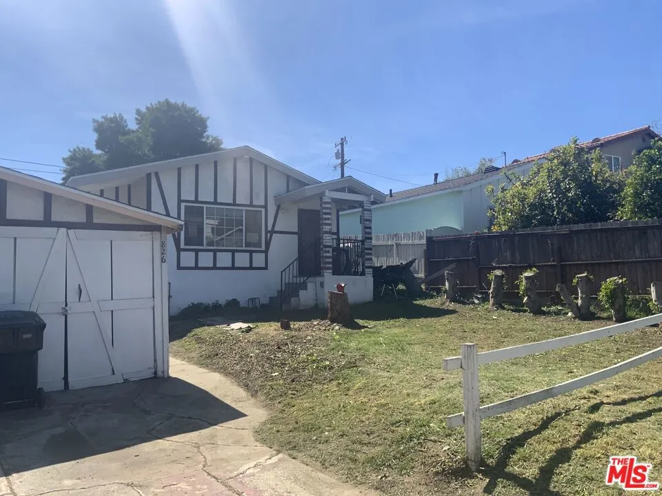 1st Unit Front Yard
