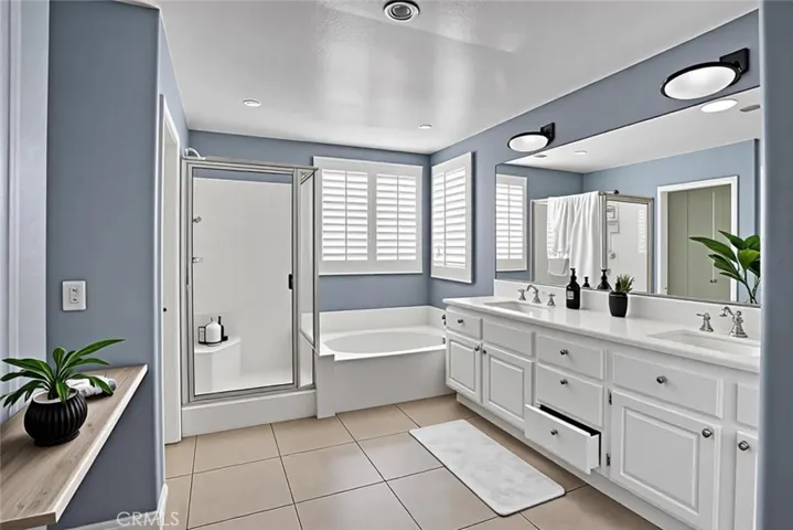 Master bathroom virtual staging