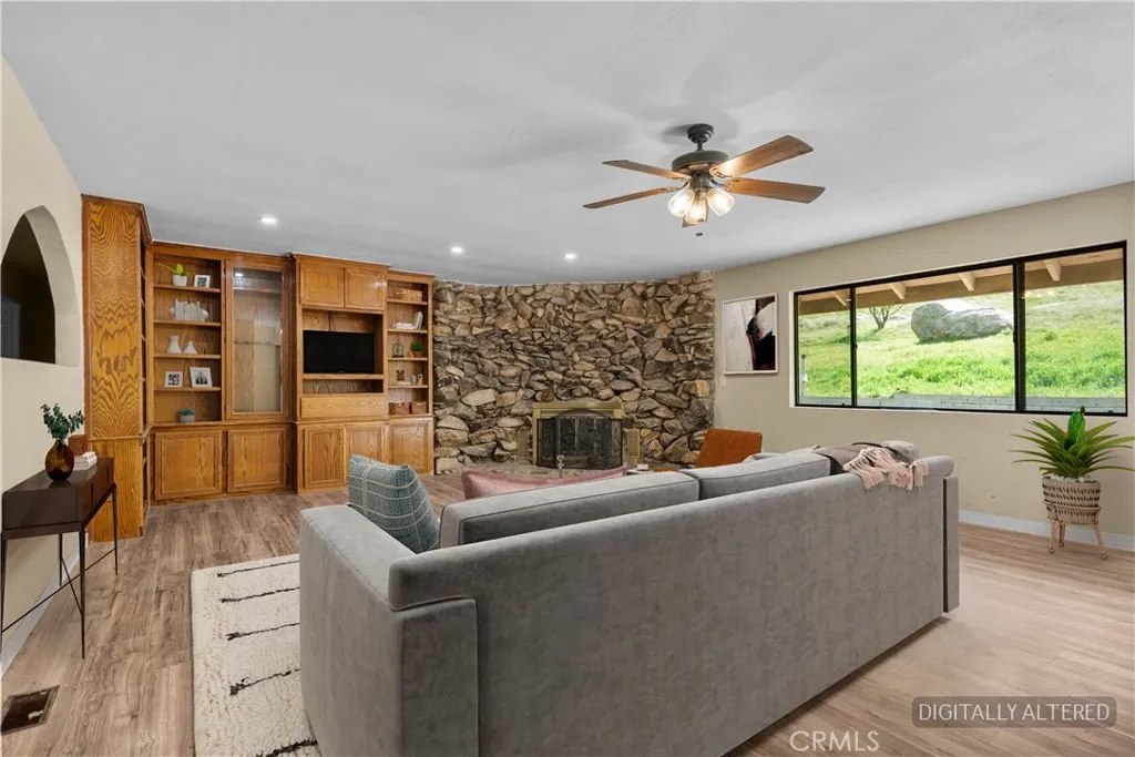 Living Room Virtually​​‌​​​​‌​​‌‌​​‌​​​‌‌​​​‌​​‌‌​​‌‌​​‌‌​​​​ Staged