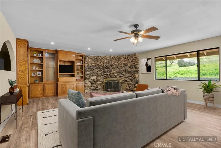 Living Room Virtually​​‌​​​​‌​​‌‌​​‌​​​‌‌​​​‌​​‌‌​​‌‌​​‌‌​​​​ Staged
