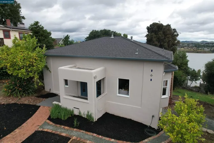 444 Edwards St, Crockett, California 94525