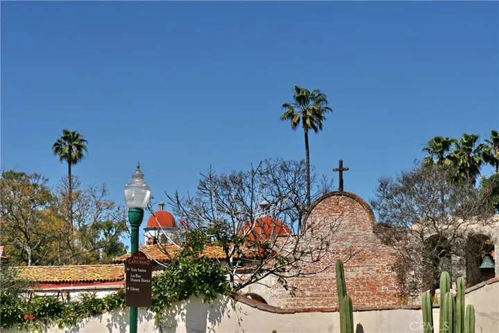 27515 Paseo Toluca, San Juan Capistrano, California 92675