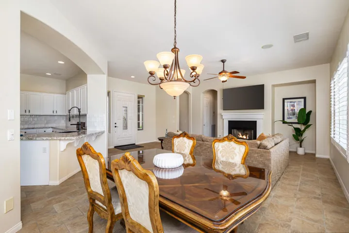 81819 Brittlebush L