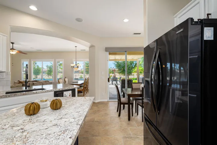 81819 Brittlebush L