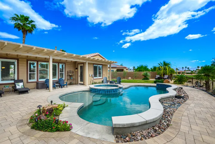 81819 Brittlebush L