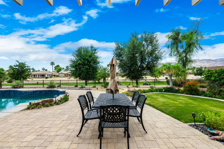 81819 Brittlebush L
