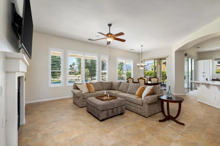 81819 Brittlebush L