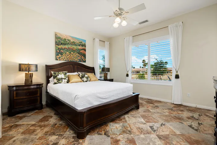 81819 Brittlebush L