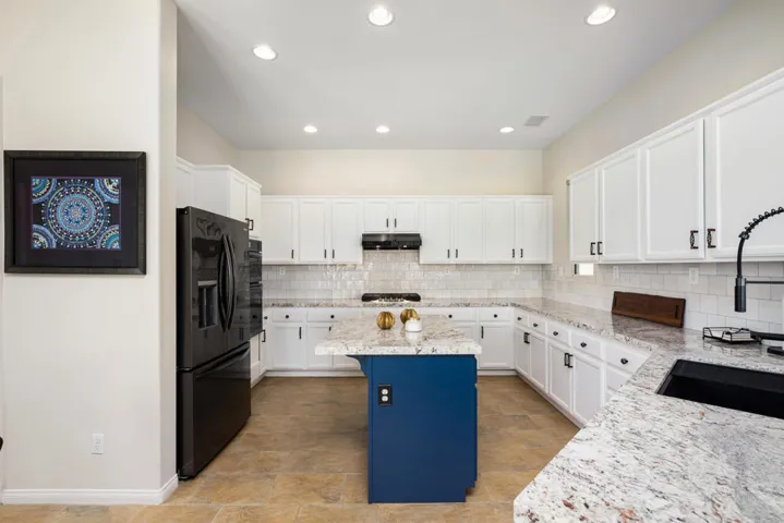 81819 Brittlebush L