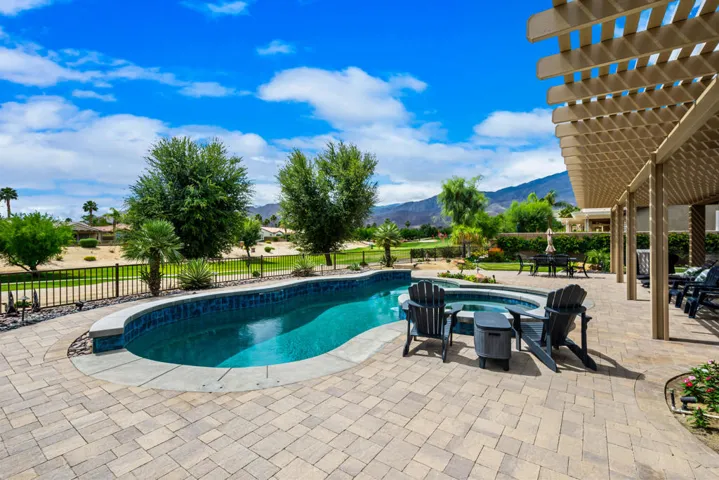 81819 Brittlebush L