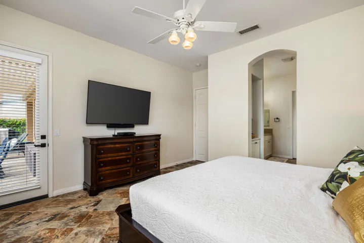 81819 Brittlebush L