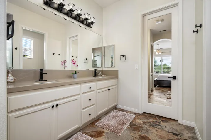 81819 Brittlebush L