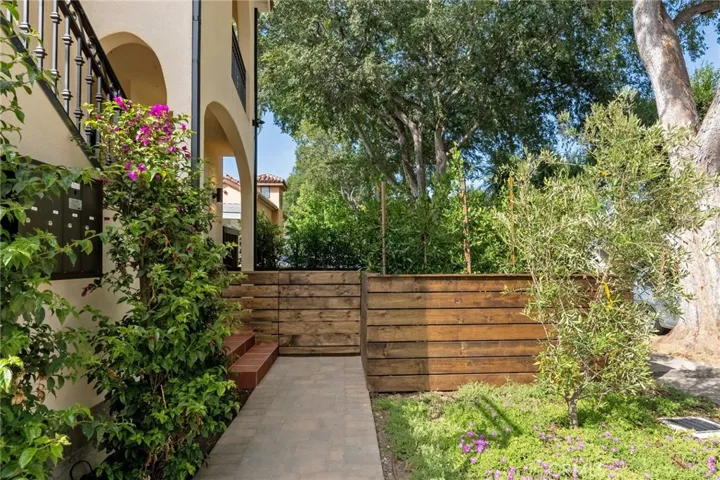 8929 Hubbard Street, Culver City, California 90232