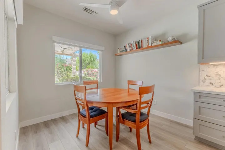 Breakfast/Dining Area