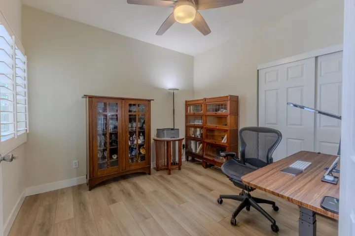 Den/3rd Bedroom