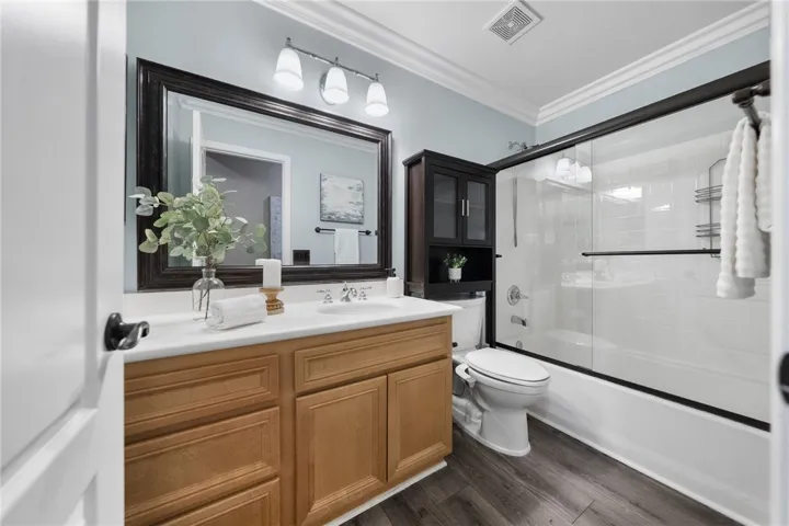 Main floor bath