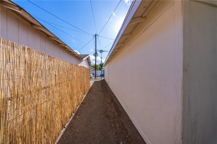 946 Cedar Street, Corona, California 92879