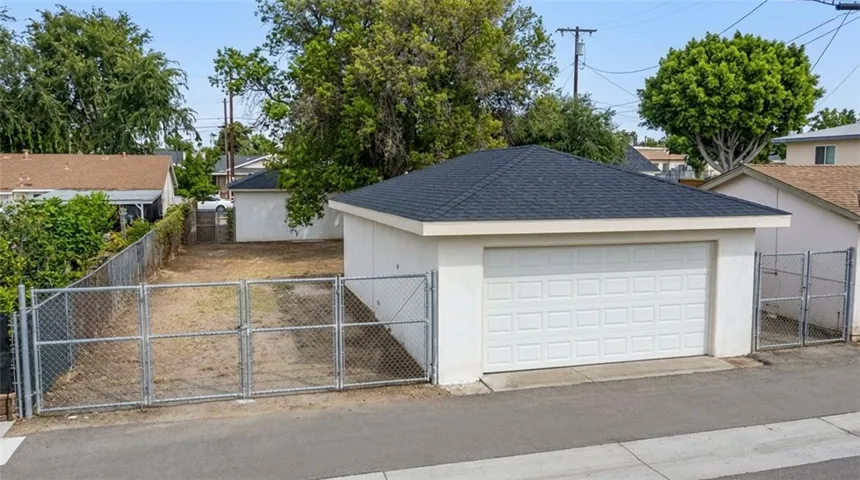 946 Cedar Street, Corona, California 92879