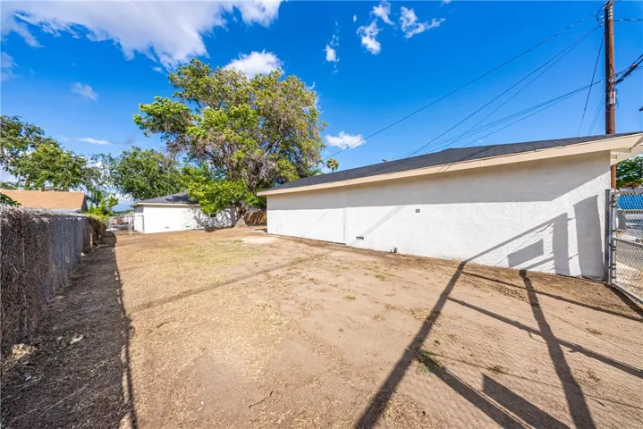 946 Cedar Street, Corona, California 92879