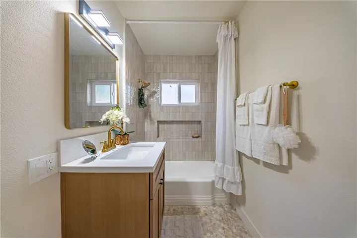 946 Cedar Street, Corona, California 92879